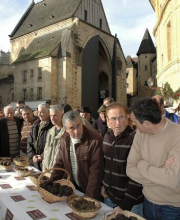 Le marché aux truffes de Sarlat