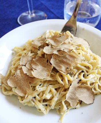 Pâtes et truffes blanches ©Morenovel shutterstock