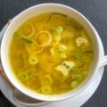 Soupe à l'oignon et au miso d'orge © Gianfranco Vivi. shutterstock