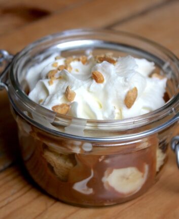 Trifle banane chocolat caramel aux éclats de cacahuètes