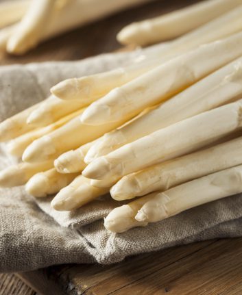 Asperges blanches © Brent Hofacker shutterstock