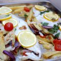 Filets de poisson rôtis [merluchon] aux pommes de terre et tomates