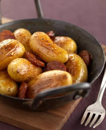 Cocotte de pommes de terre Grenailles fondantes au chorizo doux - Crédit photo : P.L.Viel / V. Drouet / Doréoc