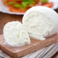 Mozzarella © svariophoto shutterstock