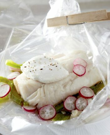 Papillote translucide de cabillaud de Norvège au Sainte Maure et légumes croquants