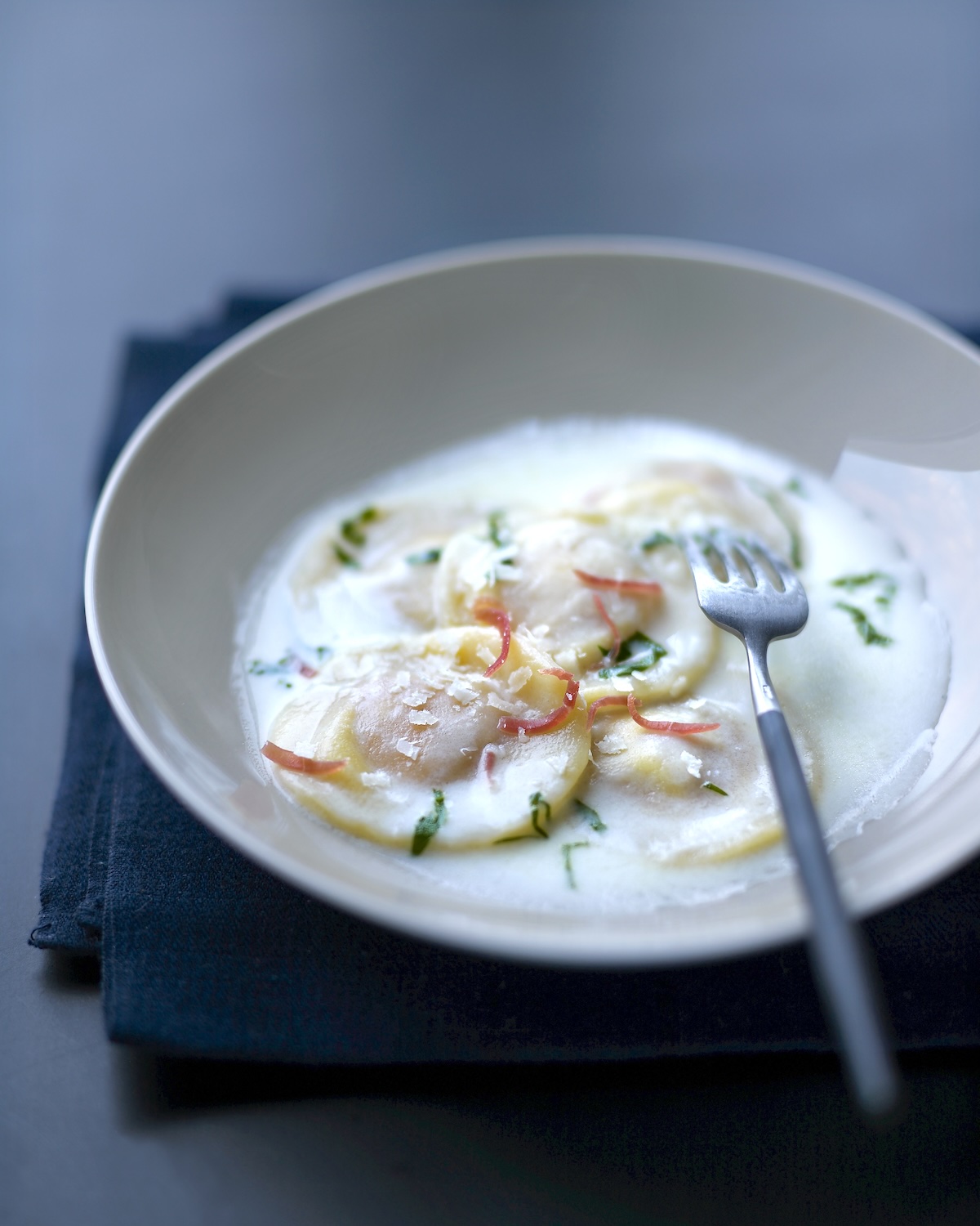 Ravioles au chèvre et au jambon cru ©Aoste