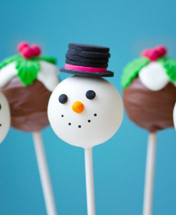 Cake pops ©Ruth Black. shutterstock
