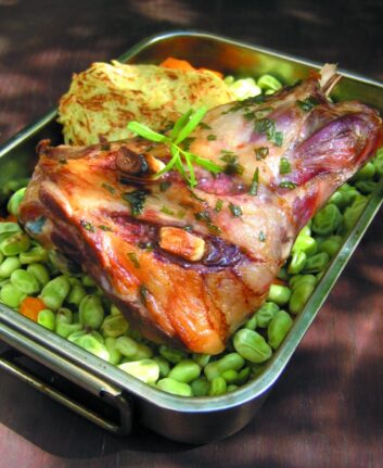 Epaule d'agneau aux fèves et à l'estragon