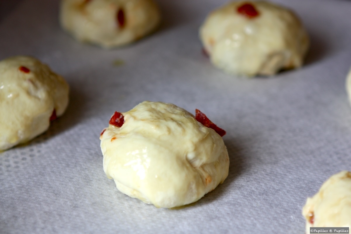 Petits pains moelleux avant d'enfourner