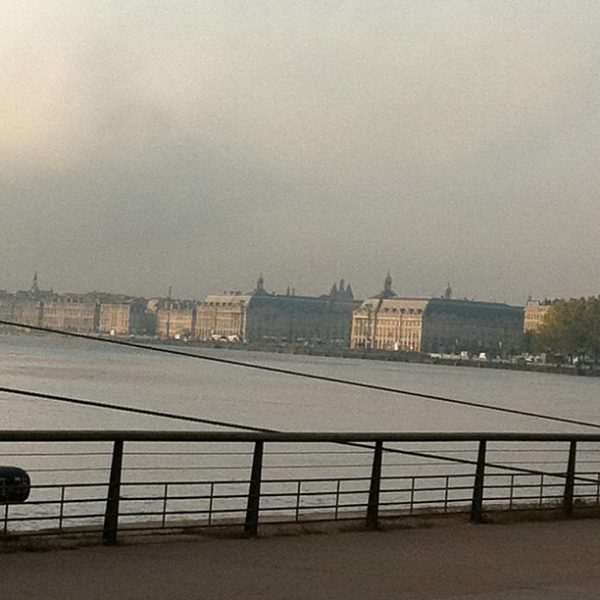 From Bordeaux with love - lever de soleil, la brume se déchire avant le grand beau temps - Les quais