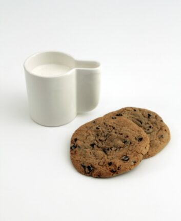 Cookies et mug de lait