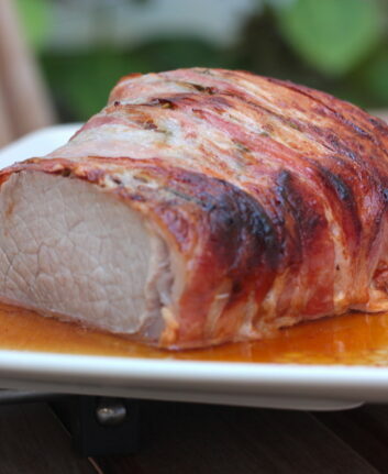 Rôti de veau au lard fumé et romarin