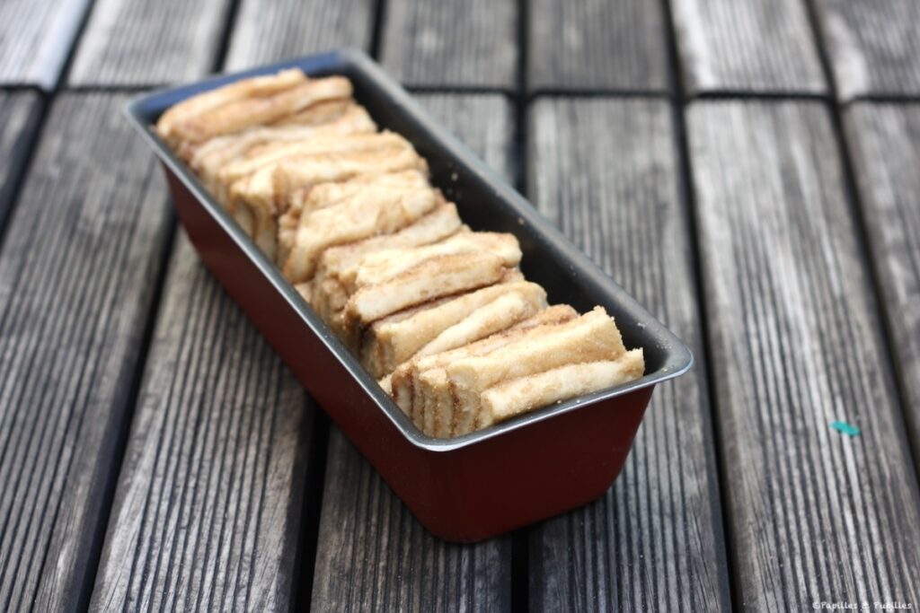 Dans le moule à cake
