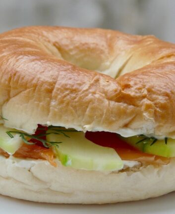 Bagel au saumon fumé et à l'aneth