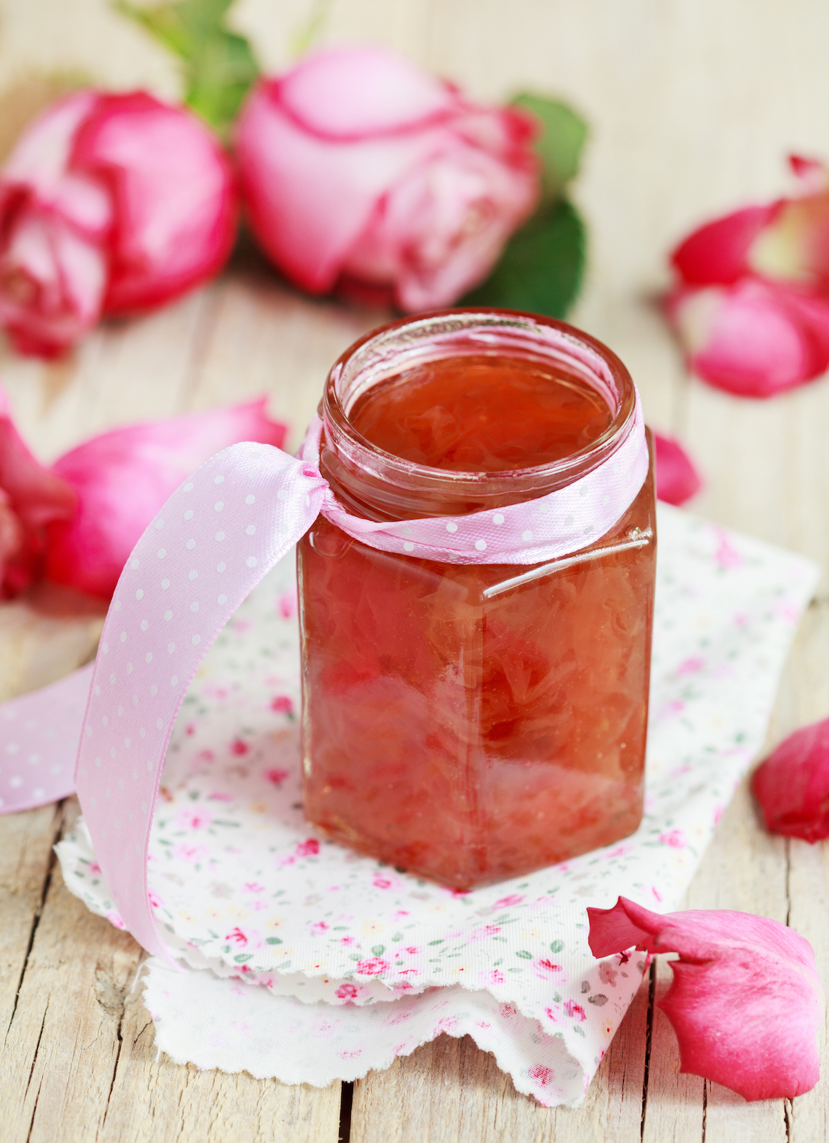 Confiture de roses © Grezova Olga shutterstock