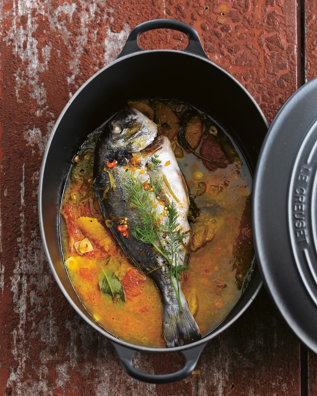 Dorade aux agrumes ©Le Creuset - Borgerhoff & Lamberigts