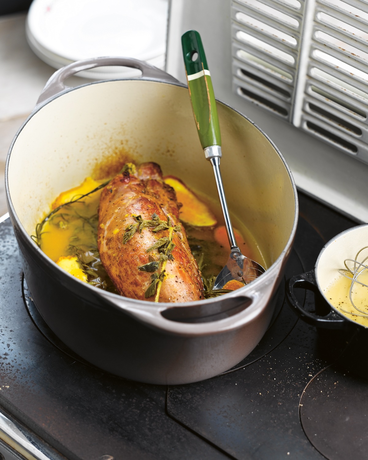 Filet mignon de porc sur lit d’herbes fraîches