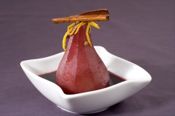 Poire pochée à la Guinness dessert inspiré de la cuisine irlandaise