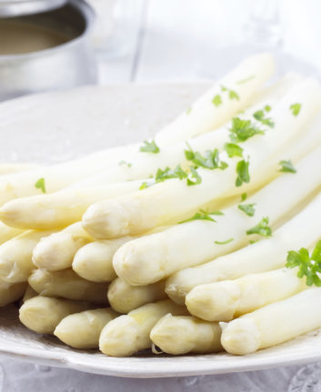 Sauce pour asperges © hlphoto shutterstock