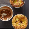 Mini clafoutis de courgettes au fromage fais et baies roses