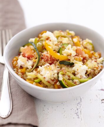 Poêlée de légumes au quinoa et au fromage frais
