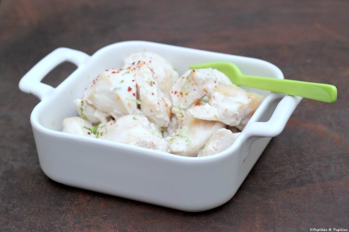 Dés de poulet au yaourt après cuisson au four