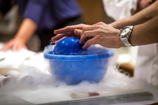 Cuisine moléculaire au Palais de la Découverte ©Arnaud Robin Cuisine moléculaire au Palais de la Découverte ©Arnaud Robin