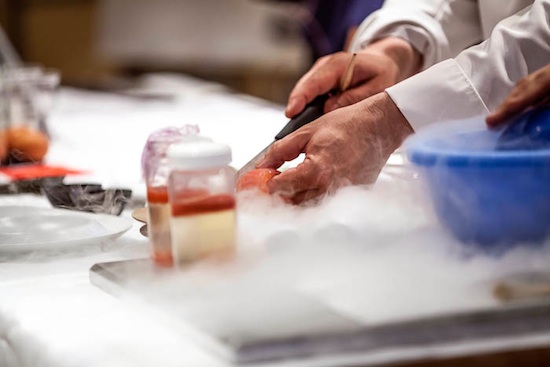 Cuisine moléculaire au palais de la découverte ©Arnaud Robin Cuisine moléculaire au palais de la découverte ©Arnaud Robin