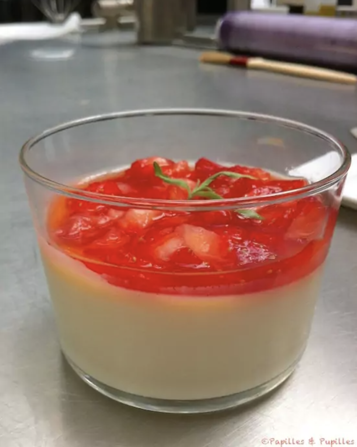 Pannacotta chocolat blanc fraises verveine
