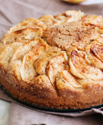 Quatre quart aux pommes © Galiyah Assan shutterstock