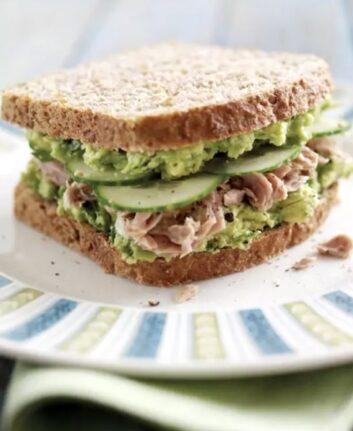 Sandwich à l’avocat du Pérou et au thon