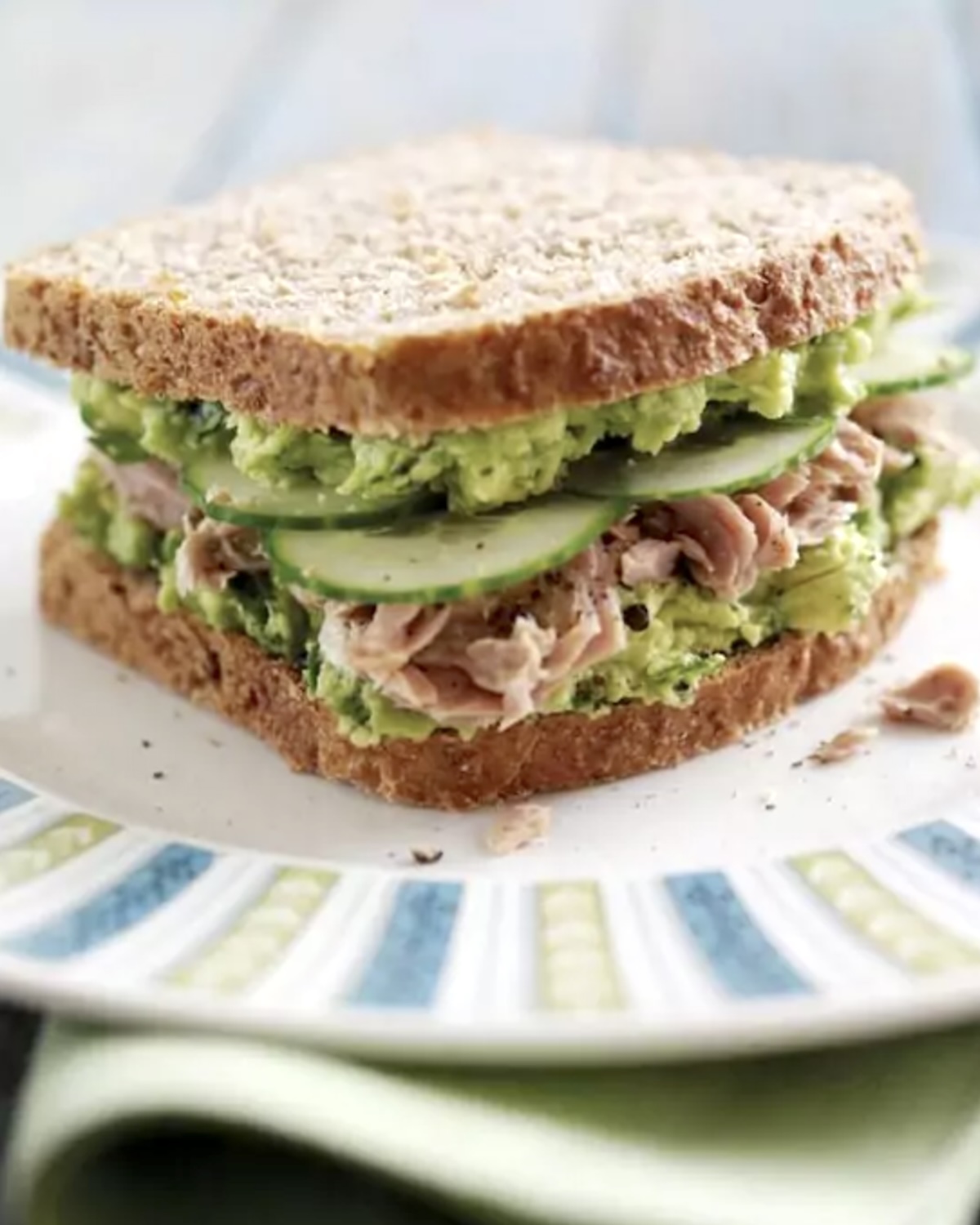 Sandwich à l’avocat du Pérou et au thon