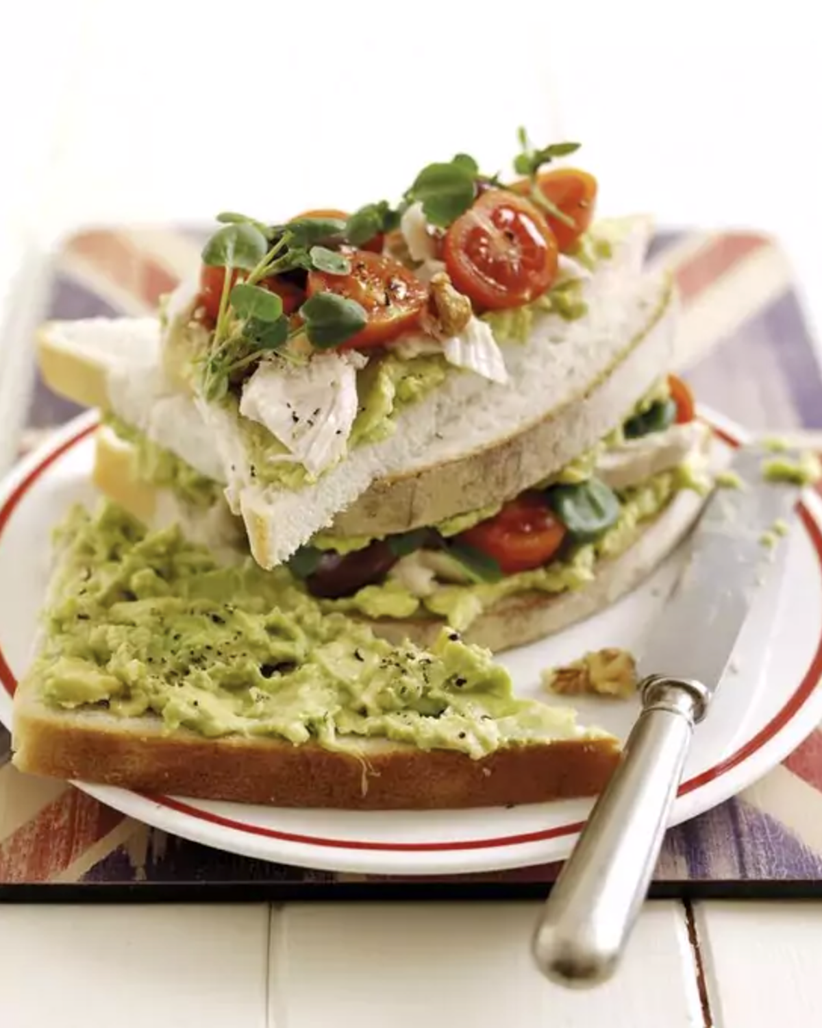 Sandwich du sportif à l’avocat, tomates cerises et poulet