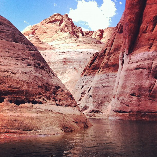 En bateau dans les canyons