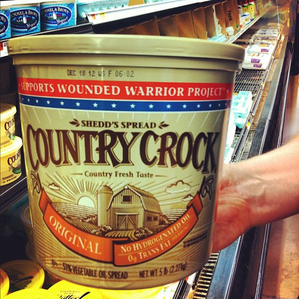 Du beurre en pot de 2,2 kg chez Wallmart. #IlsSontFous #usa #bouffe #TropGrand