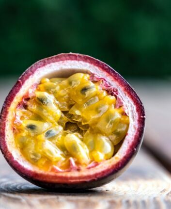 Fruit de la passion © Michael Kucharski on Unsplash