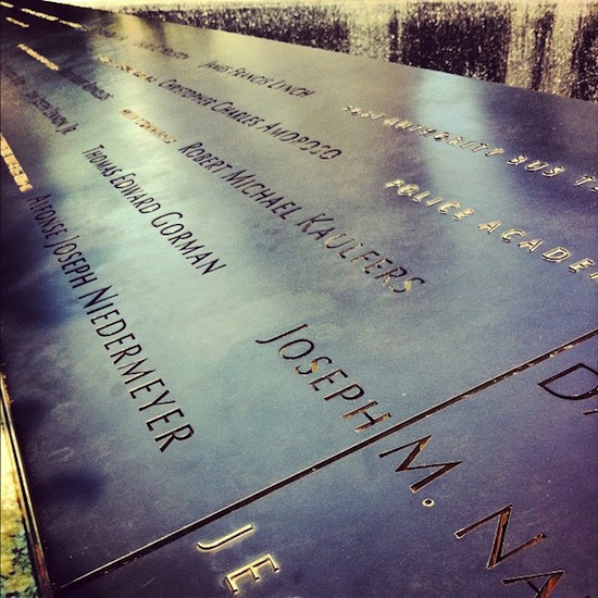 Ground Zero - Noms des victimes gravés dans le bronze