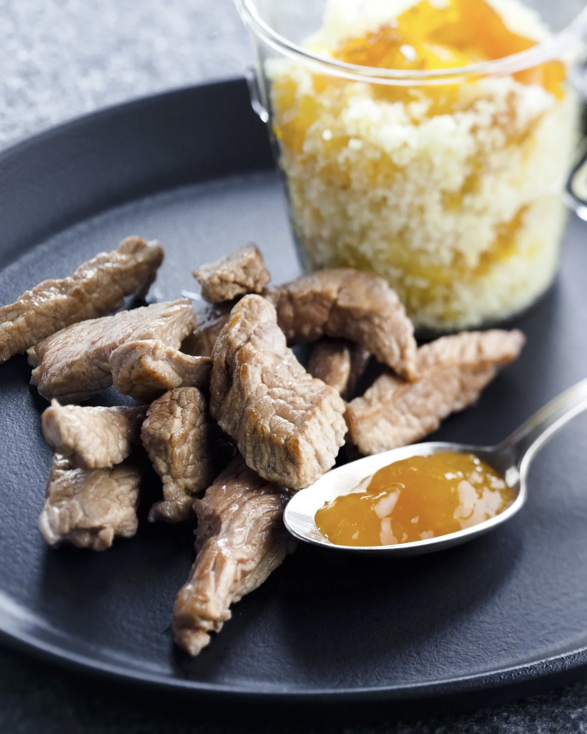 Agneau grillé et chutney de mangue, abricots et clémentines