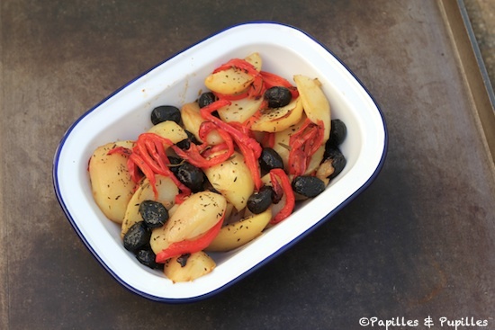 Pommes de terre aux poivrons rôtis et olives noires