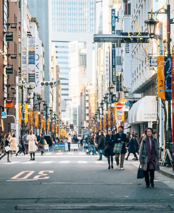 Rue de Tokyo © MMpai shutterstock