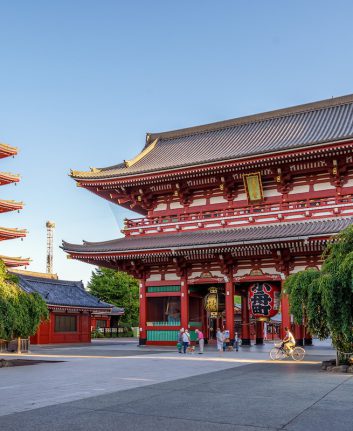 Temple Senjo Ji ©Richie Chan. shutterstock