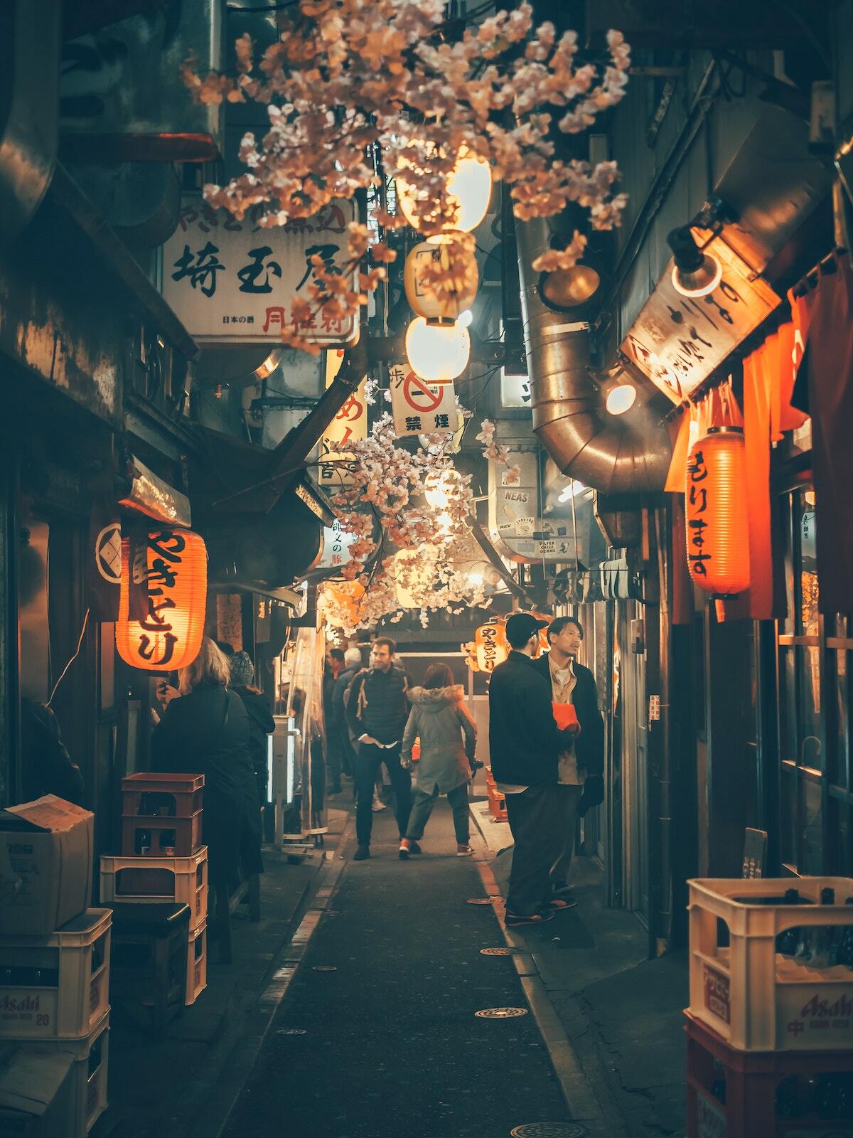 Tokyo ©Yoav Aziz on Unsplash unsplash