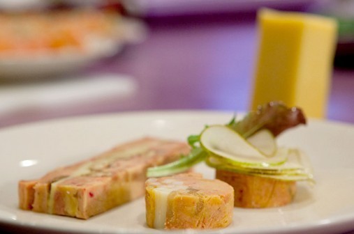 Foie gras de canard aux poires et au Comté