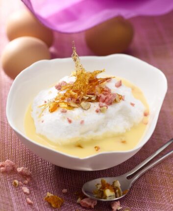 Île flottante aux pralines roses ©Adocom-CNPO