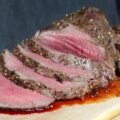 Rôti de boeuf grillé au poivre