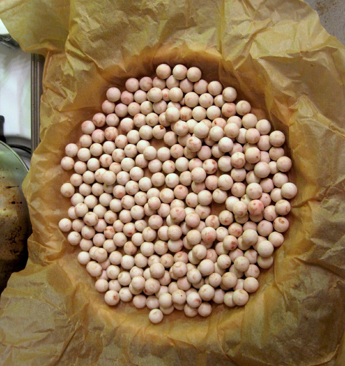 Cuisson à blanc avec billes de céramique ©Lexmccall CC BY-NC-SA 20