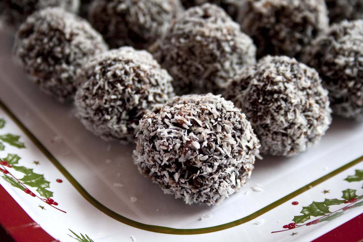 Truffes au chocolat et à la noix de coco sans œufs, sans lait, sans gluten