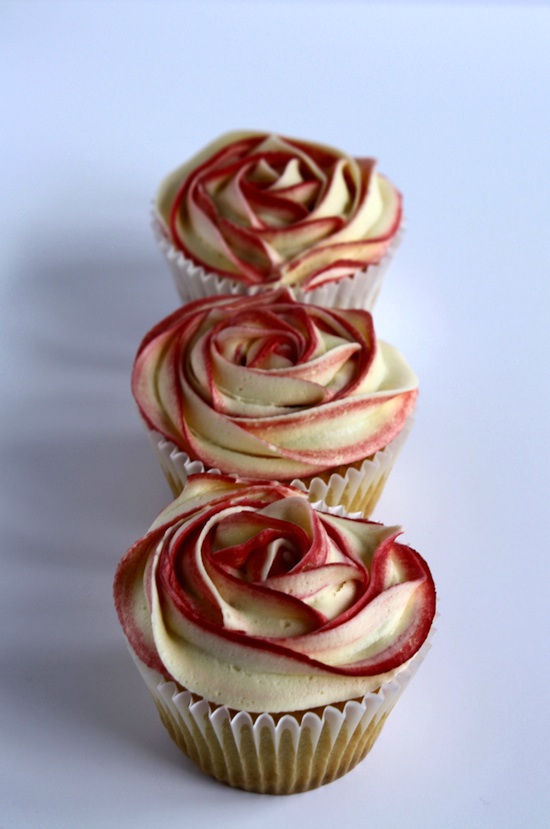 cupcakes façon roses anciennes ©J-Lynne (Flutterby Cakes)