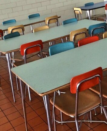 Cantine scolaire ©Wokandapix de Pixabay
