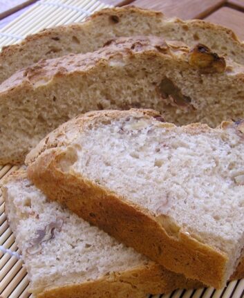 Pain aux noix à l'ancienne